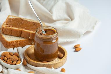 کره بادام درختی؛ منبعی خوشمزه و مقوی برای سلامتی